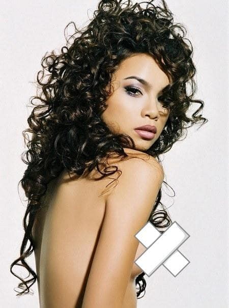 Netizen bất ngờ đào lại loạt ảnh nude nóng hừng hực của Hà Hồ nhìn lại vẫn ngượng chín mặt