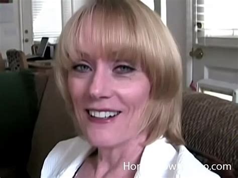 Mature Blonde In Her First Homemade Porn XVIDEOS