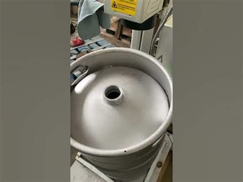 Нанесение логотипа лазером #янберг #пивноеоборудование #кеги # ...