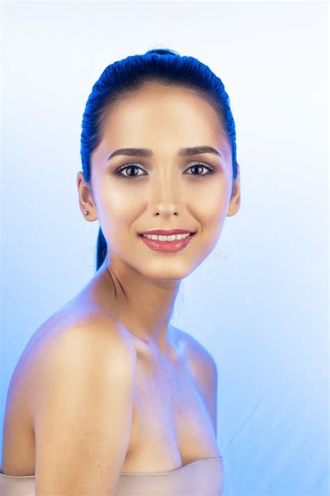 Close Up Portrait Of A Brunette Girl With Nude Make Up And Naked Stock Image Image Of Model