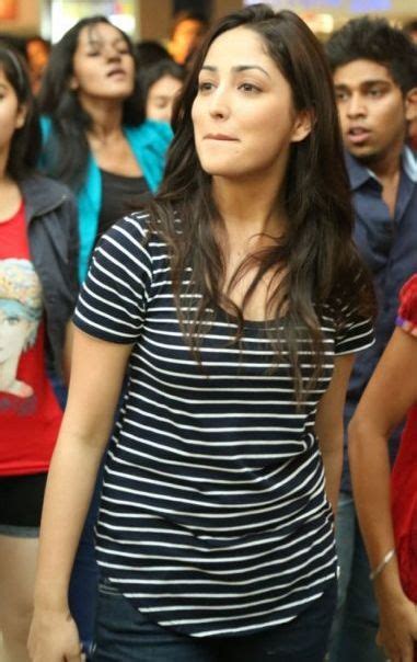 Yami Gautam Hot Photoa At IPL Cricket Match Camhotube