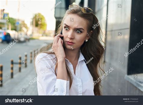 Best Eye Using Phine Royalty Free Images Stock Photos And Pictures