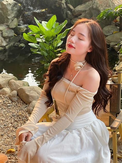 Top Hình ảnh Thị Nhung mặc bikini xinh đẹp rạng ngời