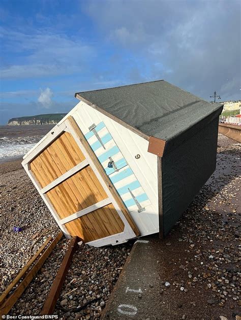 Uk Weather Storm Nelson Hits Easter Holidaymakers As Gales Blow Roof