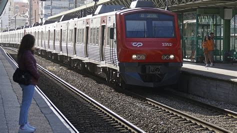 Greve suprime 44 dos 314 comboios previstos pela CP até ao meio dia