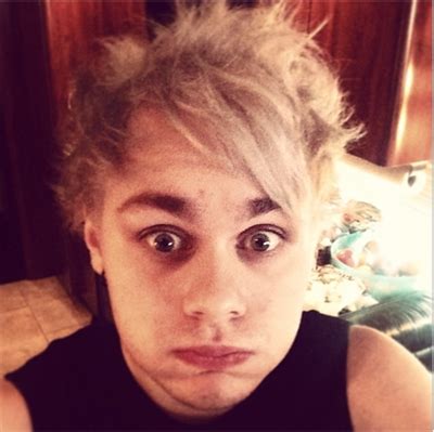 História Sex drugs and green eyes Páscoa História escrita por px vida yas Spirit