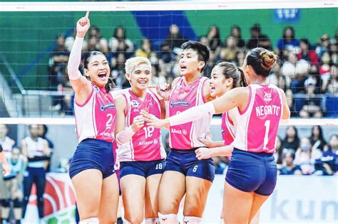 Creamline Topples Choco Mucho Bags Th Pvl Crown