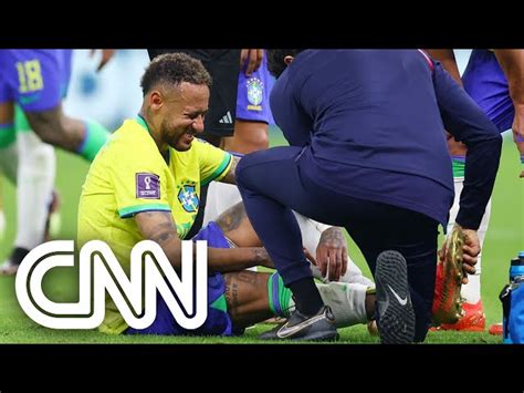 Neymar e Danilo têm lesão de ligamento e desfalcam a Seleção Brasileira