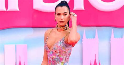 Dua Lipa La icónica estrella del pop celebra su cumpleaños luciendo