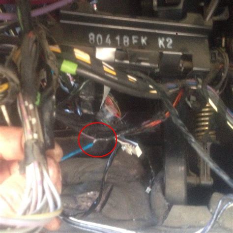 Удаление колхозной сигналки, чистка контактов от окисления — Mercedes ...