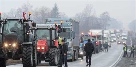 Protestuj Cy Rolnicy Blokuj Drogi W Ca Ej Polsce Magna Polonia