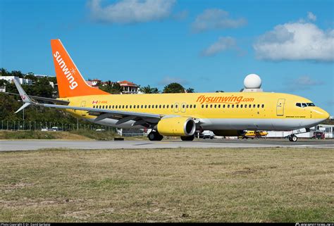 C GUUL Sunwing Airlines Boeing 737 8K5 WL Photo By Dr David Garbaisz