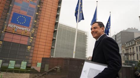 Juanma Moreno Reclama En Bruselas El Fondo De Solidaridad Para