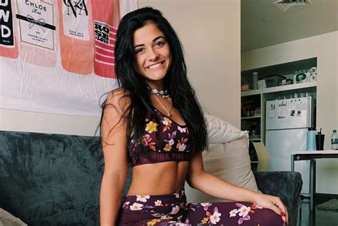 New Hot Sexy Kathryn Oleary Bikini Pics