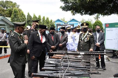 Hut Ke Tni Kodam Pattimura Musnahkan Pucuk Senjata Api Sisa Konflik