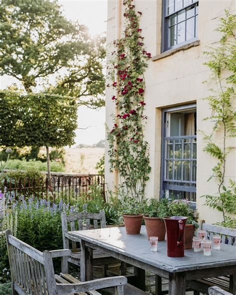 patio seating ideas interiors  color