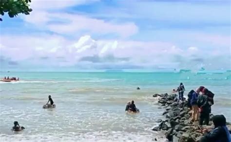 Destinasi Wisata Pantai Batu Saung Anyer Memilki Simbol Ikonik Batu