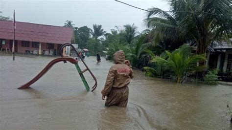 Banjir Rendam Sejumlah Desa Di Simeulue Ketinggian Air Capai Kusen