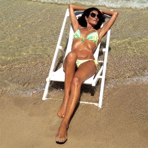 Busty Babe Pamela Prati Looks Hot In Mini Bikini Photos