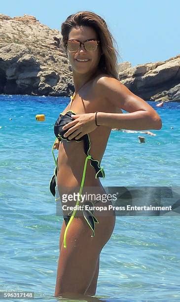 Hot Sexy Carla Barber Bikini Pics