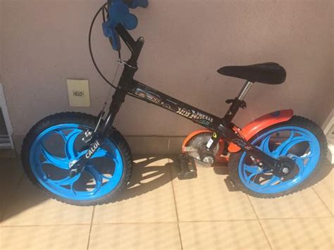 Bicicleta Caloi Infantil Aro Hot Wheels Em Hortol Ndia Clasf Esportes E Fitness