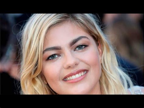 Louane Sublime En Mini Jupe Et Bottes Strass Elle Fait Lunanimit