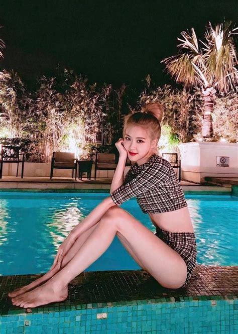 Blackpink Rosé Bikini GAG