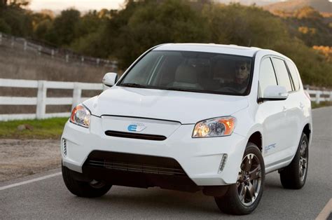 Toyota RAV4 EV Photos and Specs. Photo: Toyota RAV4 EV specs and 25 ...