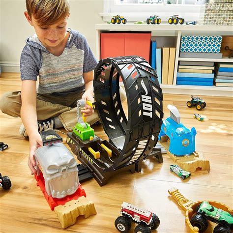Amazon Hot WheelsホットウィールMONSTER TRUCKSモンスタートラックビッグループチャレンジモンスタートラック 台ホットウィール 台セットMATTELマテル