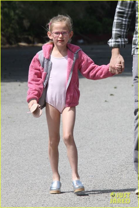 Ben Affleck: Taking Violet To Ballet!: Photo 2651847 | Ben Affleck, Celebrity Babies, Jennifer ...