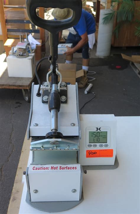 hat press