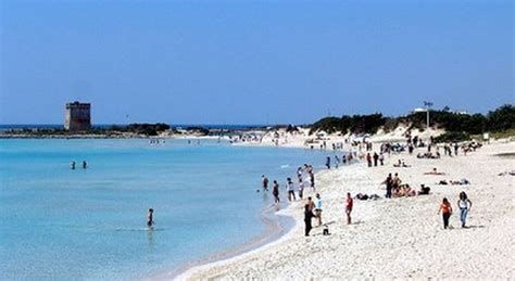 Tragedia In Spiaggia Uomo Di 40 Anni Si Accascia E Muore Durante La