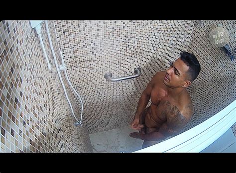 Guest Jerk Off In The Shower Gay Porn My Frat House