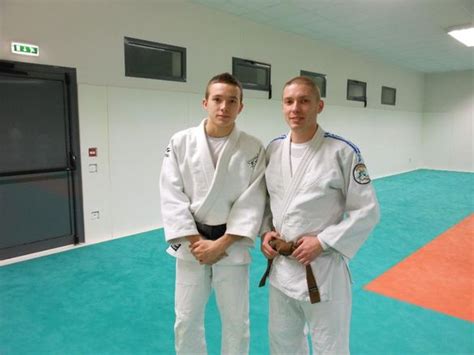 Deux judokas sur le podium de Ceyrat Courpière 63120