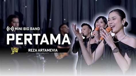 pertama reza artamevia  cover  dewwi entertainment