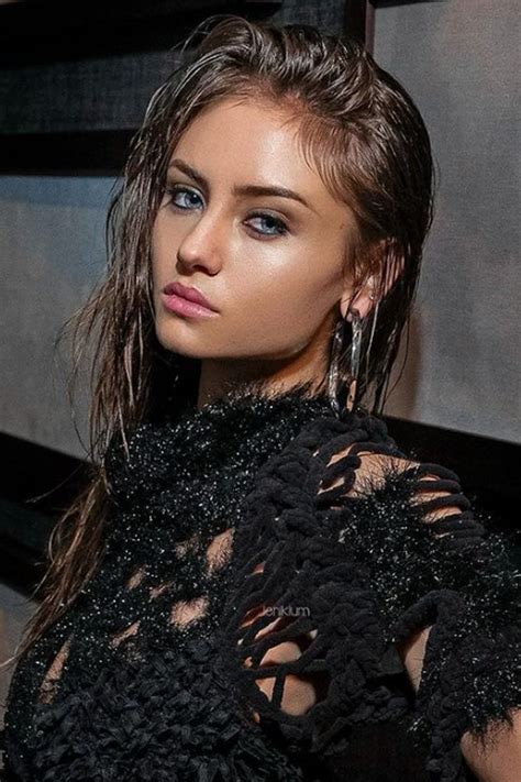 Ái nữ của sao phim Sex and the City có làn da căng mọng nhờ một loại lá dễ tìm