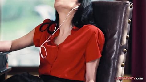 Online Meeting Interrupted By Saggy Titted Lesbian Girlfriend Xxx Mobile Porno Videos Movies