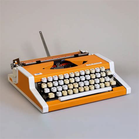 Unis Tbm De Luxe The Typewriter Museum