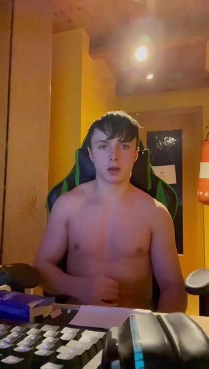 Masturbando E Gozando Enquanto Assiste Porn Xhamster