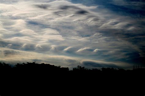 The Definition of a Kelvin-Helmholtz Cloud