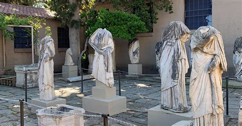 Le Statue Degli Antichi Romani Avevano La Testa Intercambiabile