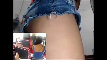 Masturbándose en el trabajo XVIDEOS