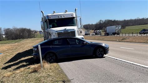 UN SEMI CHOCA A UN TESLA EN PILOTO AUTOMÁTICO HISTORIAS DE TESLACAM