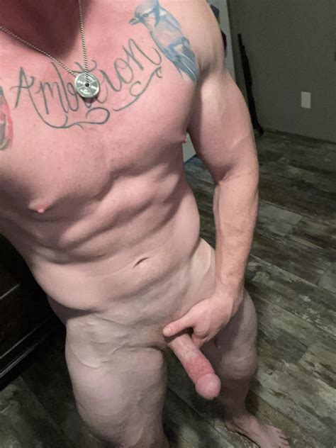 M Y Quads Make Everything Else Look Small Nudes Workoutgonewild Nude Pics Org