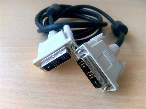 Кабел за монитор - компютър с накрайници DVI-DVI. гр. Банкя • OLX.bg