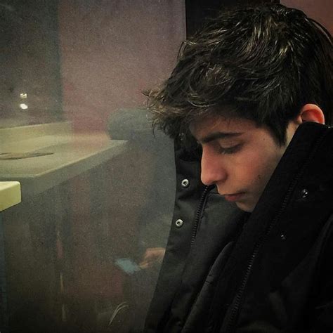 Aidan Gallagher Funny Umbrella Hot Actors Perfect Boy