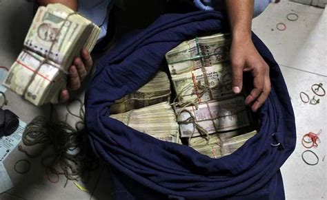 Man Arrested While Trying To Deposit Bundles Of Fake Rs 500 Notes In Bank