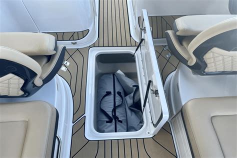 2024 Sea Ray SLX 260 Outboard Runabout Boot Kaufen YachtWorld