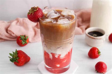 Iced Strawberry Latte Strawberry Coffee Plant Based Jess