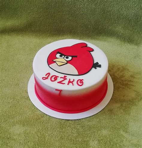 Angry birds cake - Decorated Cake by MoMa - CakesDecor